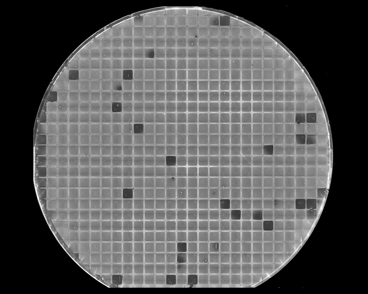 PL-Inspektion von teilweise verarbeiteten Wafern